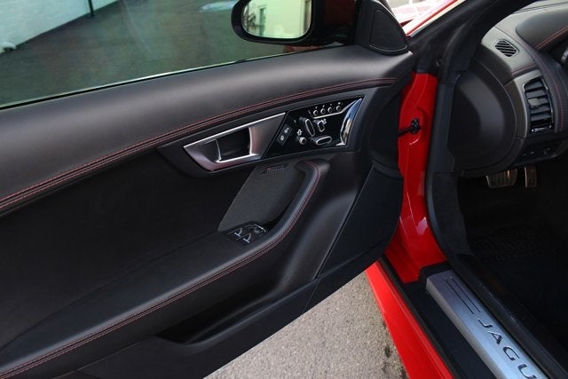 2016 Jaguar F-TYPE R