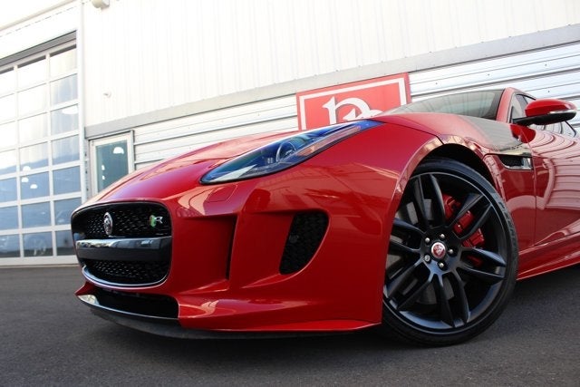 2016 Jaguar F-TYPE R