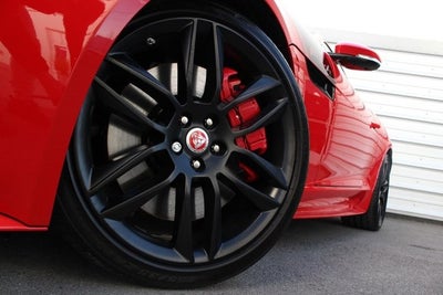 2016 Jaguar F-TYPE R