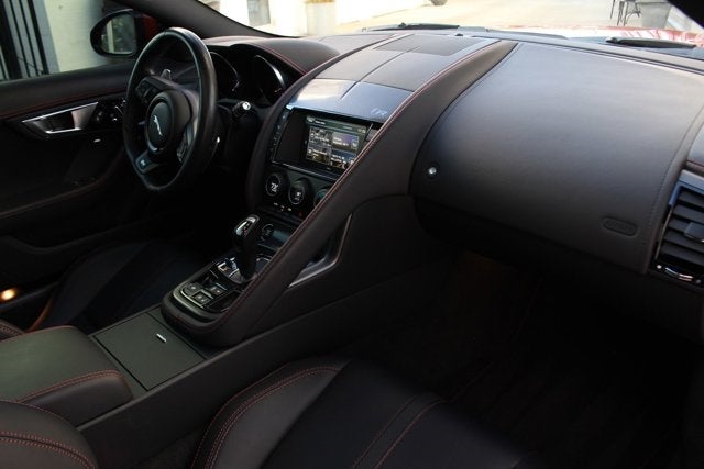 2016 Jaguar F-TYPE R