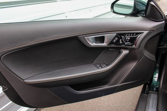 2016 Jaguar F-TYPE R