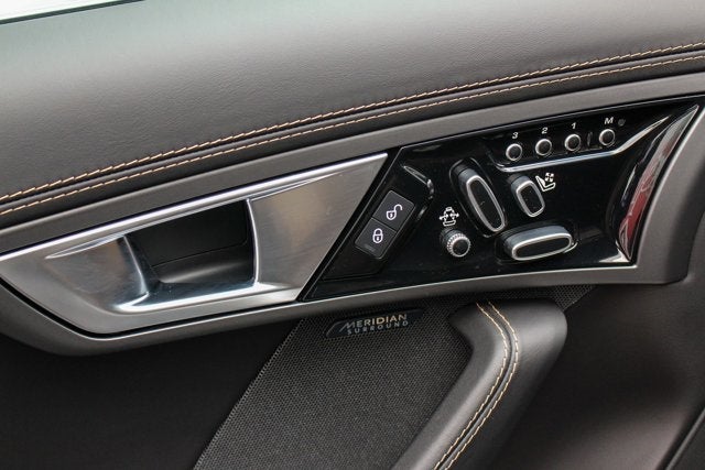 2016 Jaguar F-TYPE R