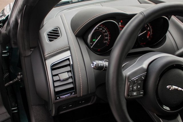 2016 Jaguar F-TYPE R