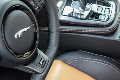 2016 Jaguar F-TYPE R