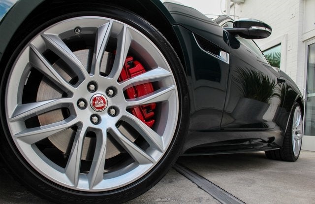 2016 Jaguar F-TYPE R