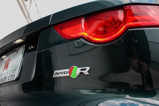 2016 Jaguar F-TYPE R