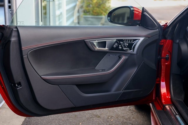 2016 Jaguar F-TYPE R