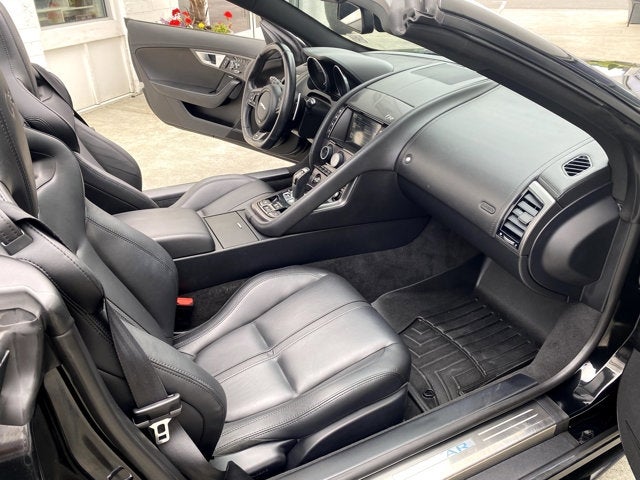 2016 Jaguar F-TYPE R