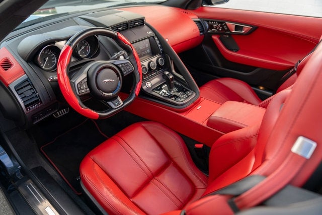 2016 Jaguar F-TYPE R