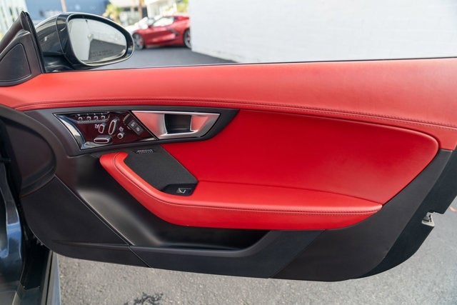 2016 Jaguar F-TYPE R