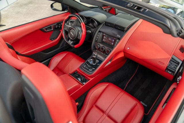 2016 Jaguar F-TYPE R