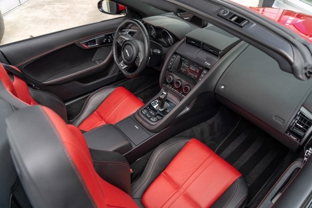 2016 Jaguar F-TYPE R