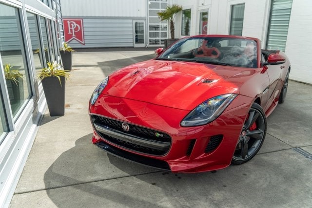 2016 Jaguar F-TYPE R