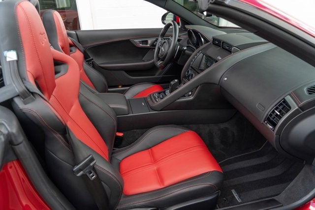 2016 Jaguar F-TYPE R