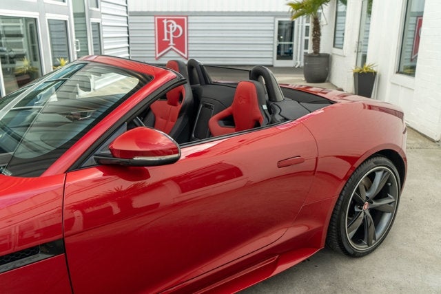 2016 Jaguar F-TYPE R