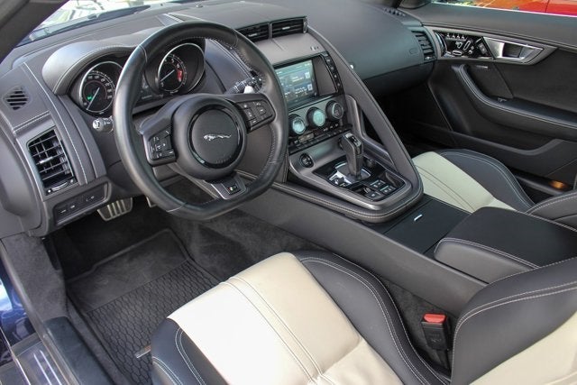 2017 Jaguar F-TYPE R