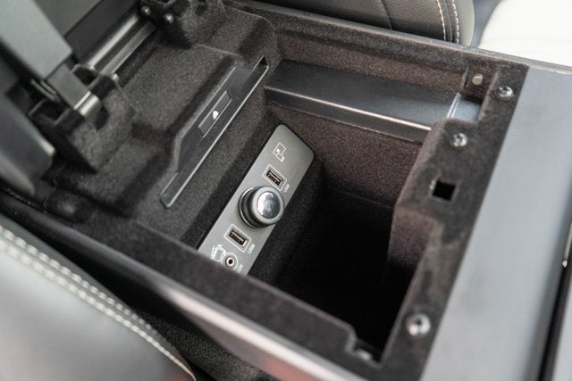 2017 Jaguar F-TYPE R Coupe