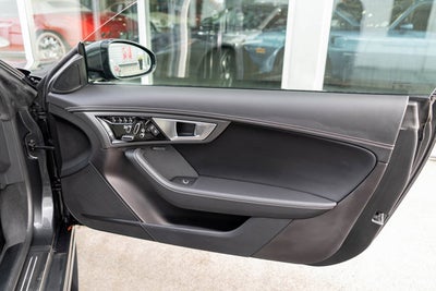 2017 Jaguar F-TYPE R Coupe