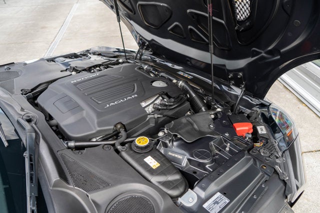 2017 Jaguar F-TYPE R Coupe