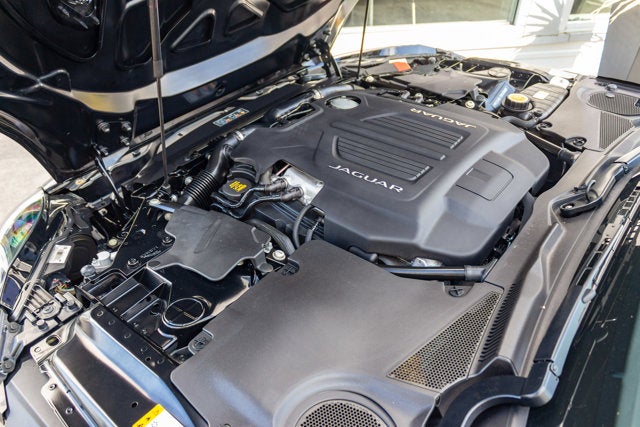 2016 Jaguar F-TYPE R