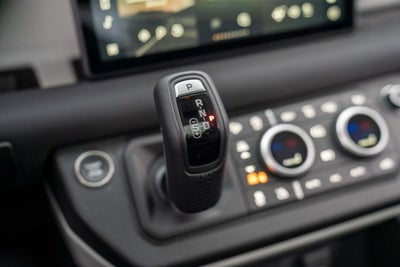 2023 Land Rover Defender SE