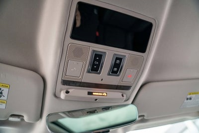 2023 Land Rover Defender SE