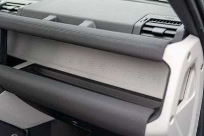 2023 Land Rover Defender SE