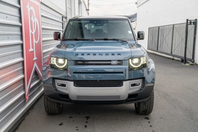 2023 Land Rover Defender SE