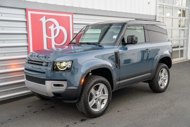 2023 Land Rover Defender SE