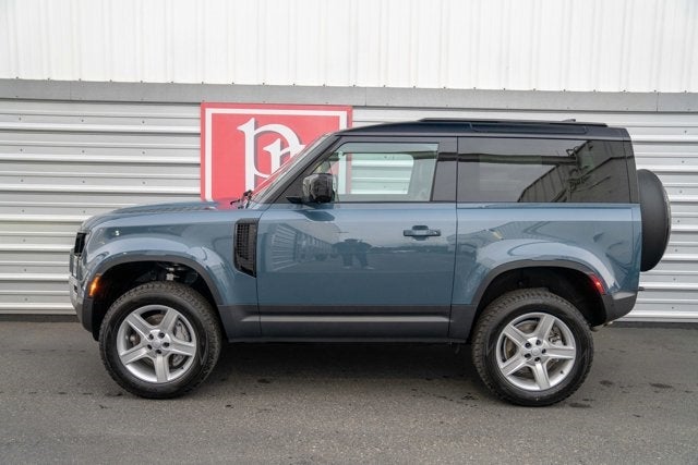 2023 Land Rover Defender SE