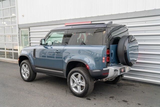 2023 Land Rover Defender SE