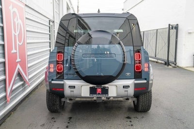 2023 Land Rover Defender SE