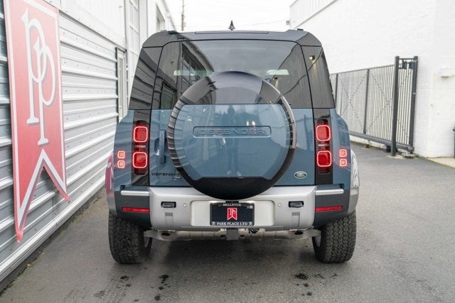 2023 Land Rover Defender SE
