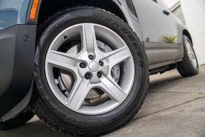 2023 Land Rover Defender SE