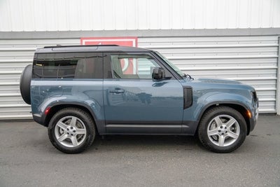 2023 Land Rover Defender SE