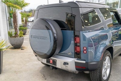 2023 Land Rover Defender SE