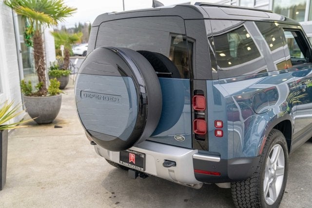 2023 Land Rover Defender SE