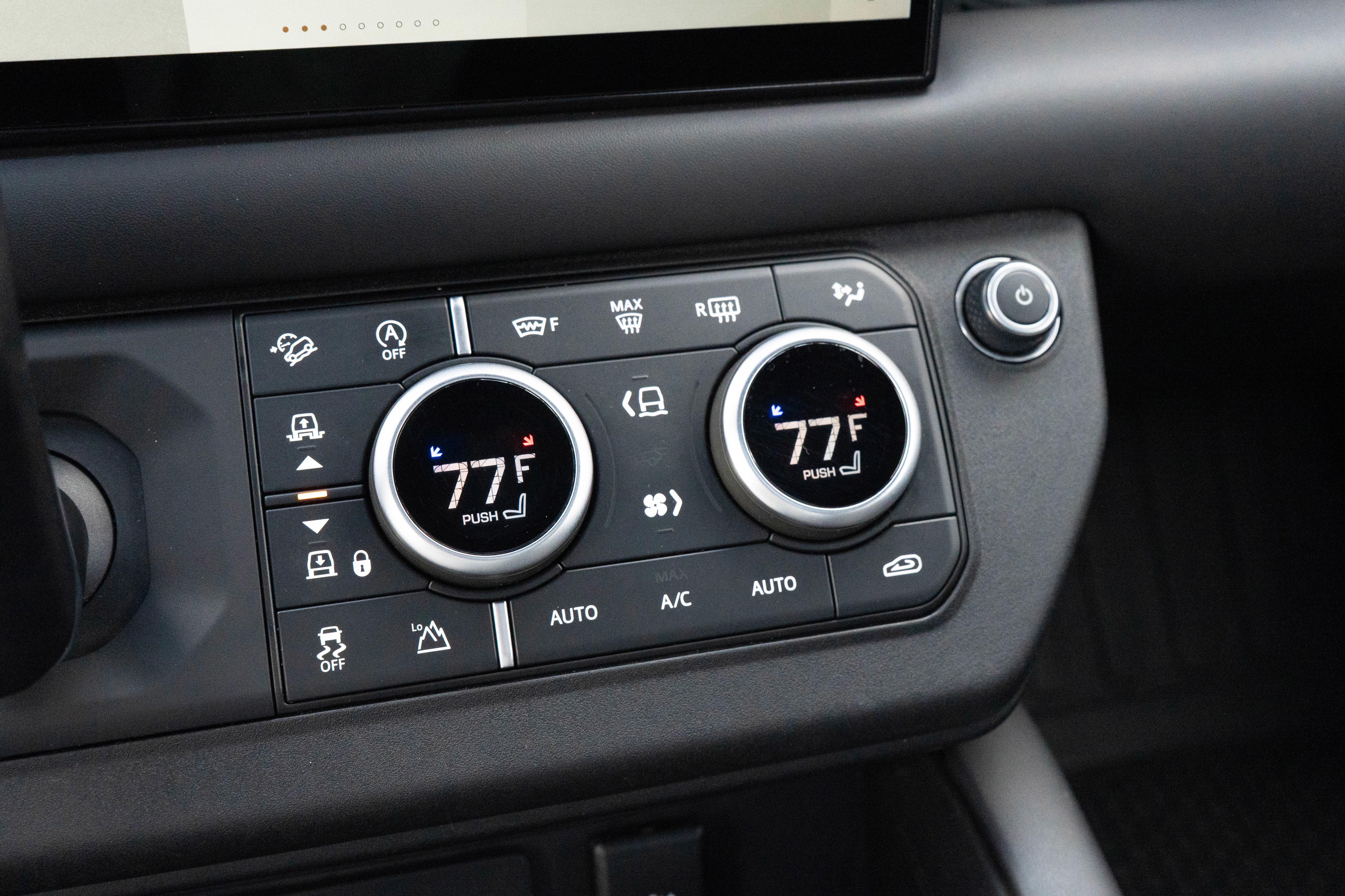 2023 Land Rover Defender V8