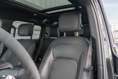 2023 Land Rover Defender V8