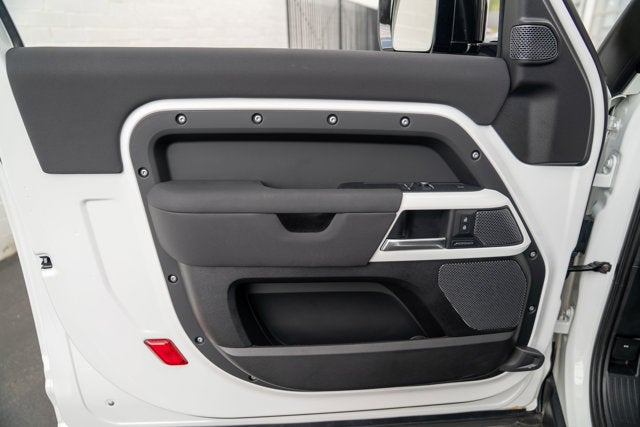 2022 Land Rover Defender X-Dynamic S