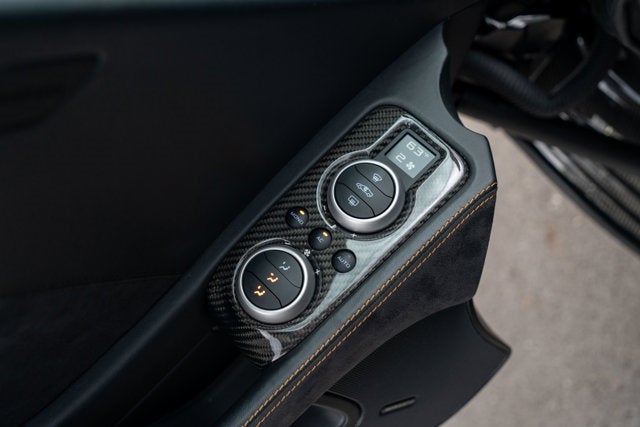 2012 McLaren MP4-12C Base