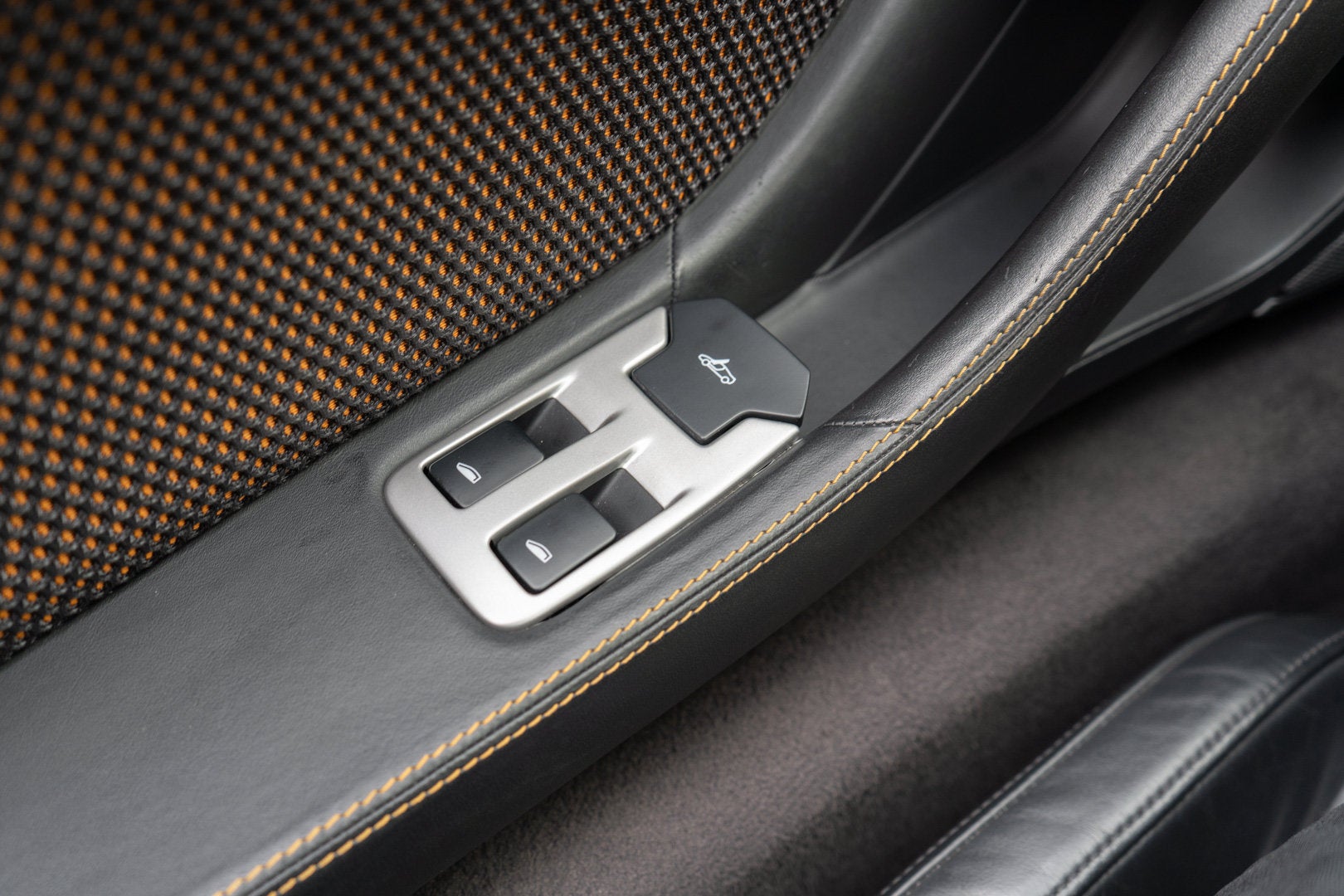 2012 McLaren MP4-12C Base