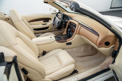 1997 Aston Martin DB7 Volante