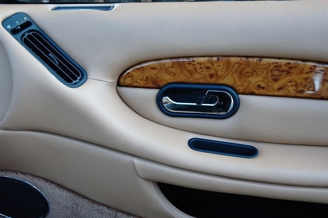 2002 Aston Martin DB7 Volante