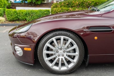 2003 Aston Martin Vanquish 2dr Cpe