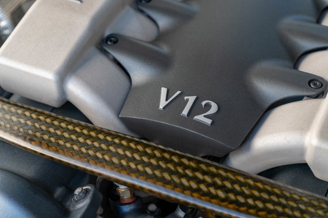 2003 Aston Martin Vanquish 2dr Cpe