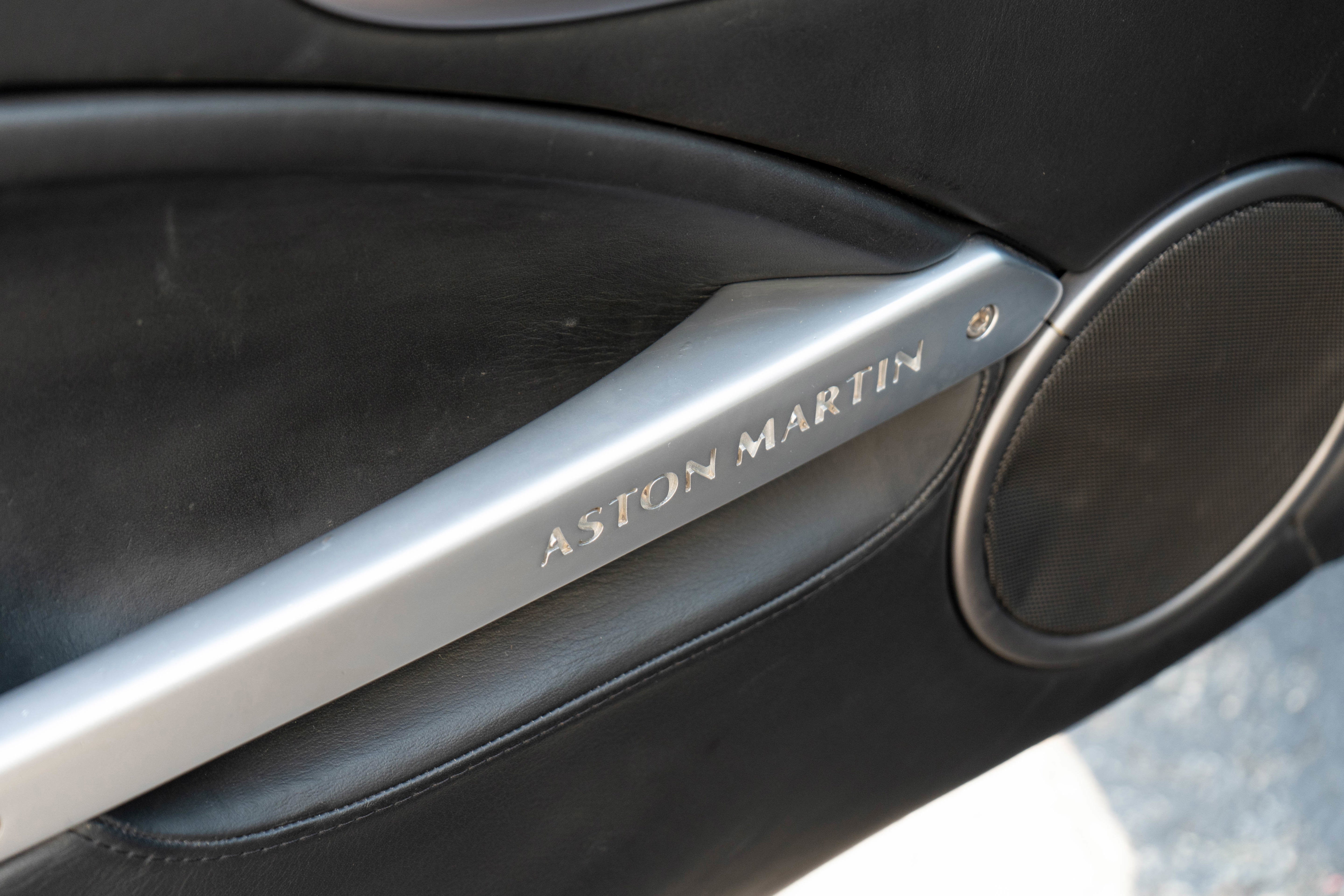 2002 Aston Martin Vanquish 2dr Cpe