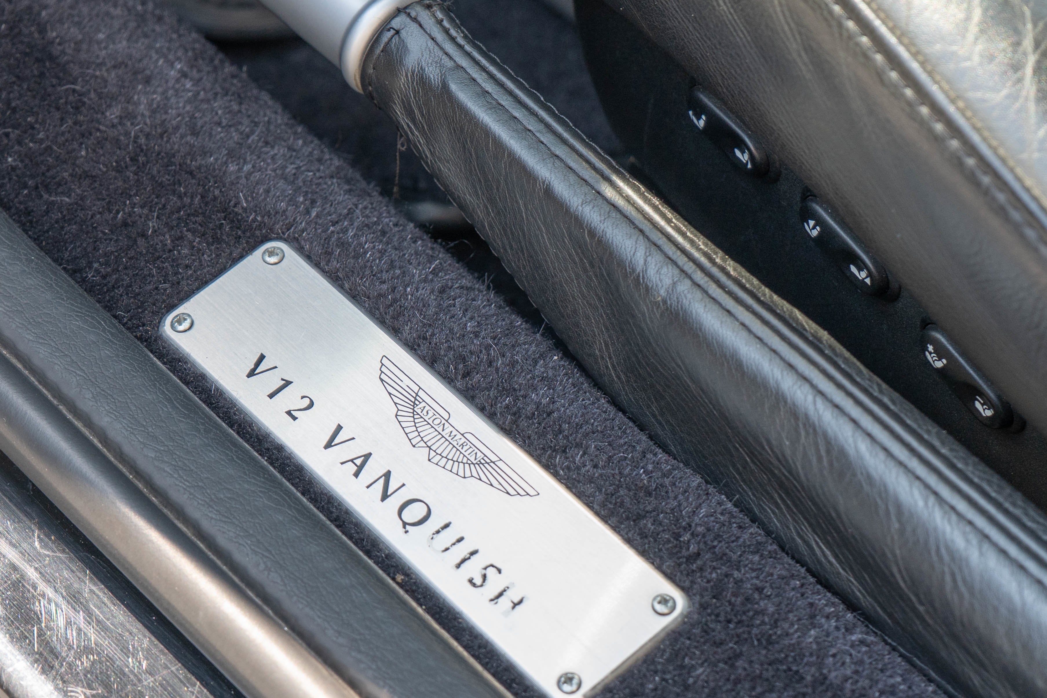 2002 Aston Martin Vanquish 2dr Cpe