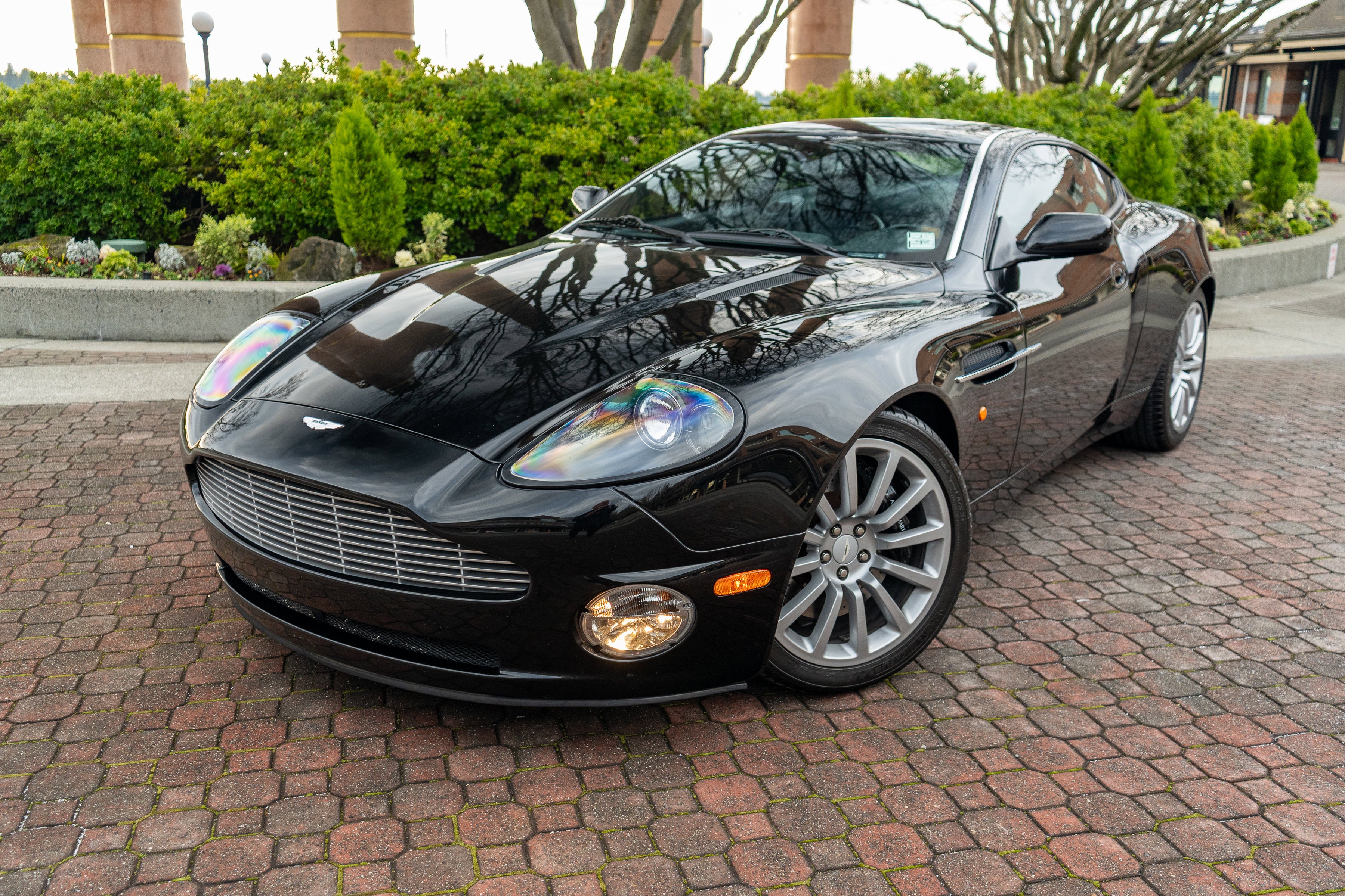 2002 Aston Martin Vanquish 2dr Cpe