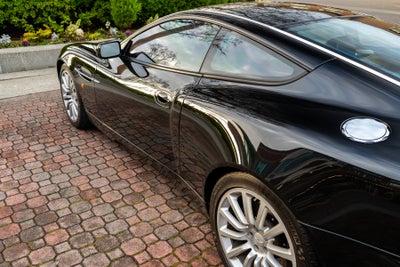 2002 Aston Martin Vanquish 2dr Cpe